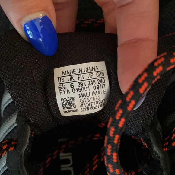 Adidas running shoes - Picture 3 of 5